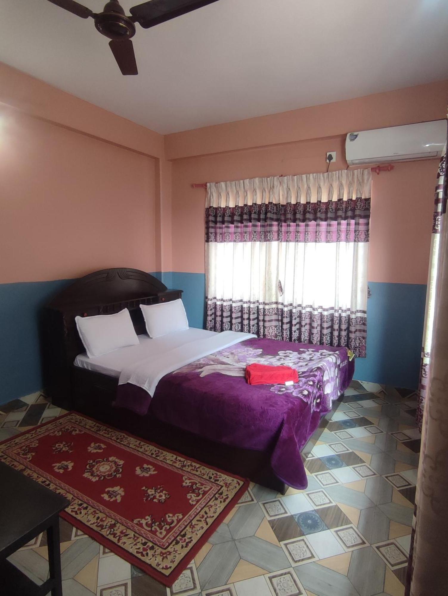 Krishna Inn ポカラ エクステリア 写真