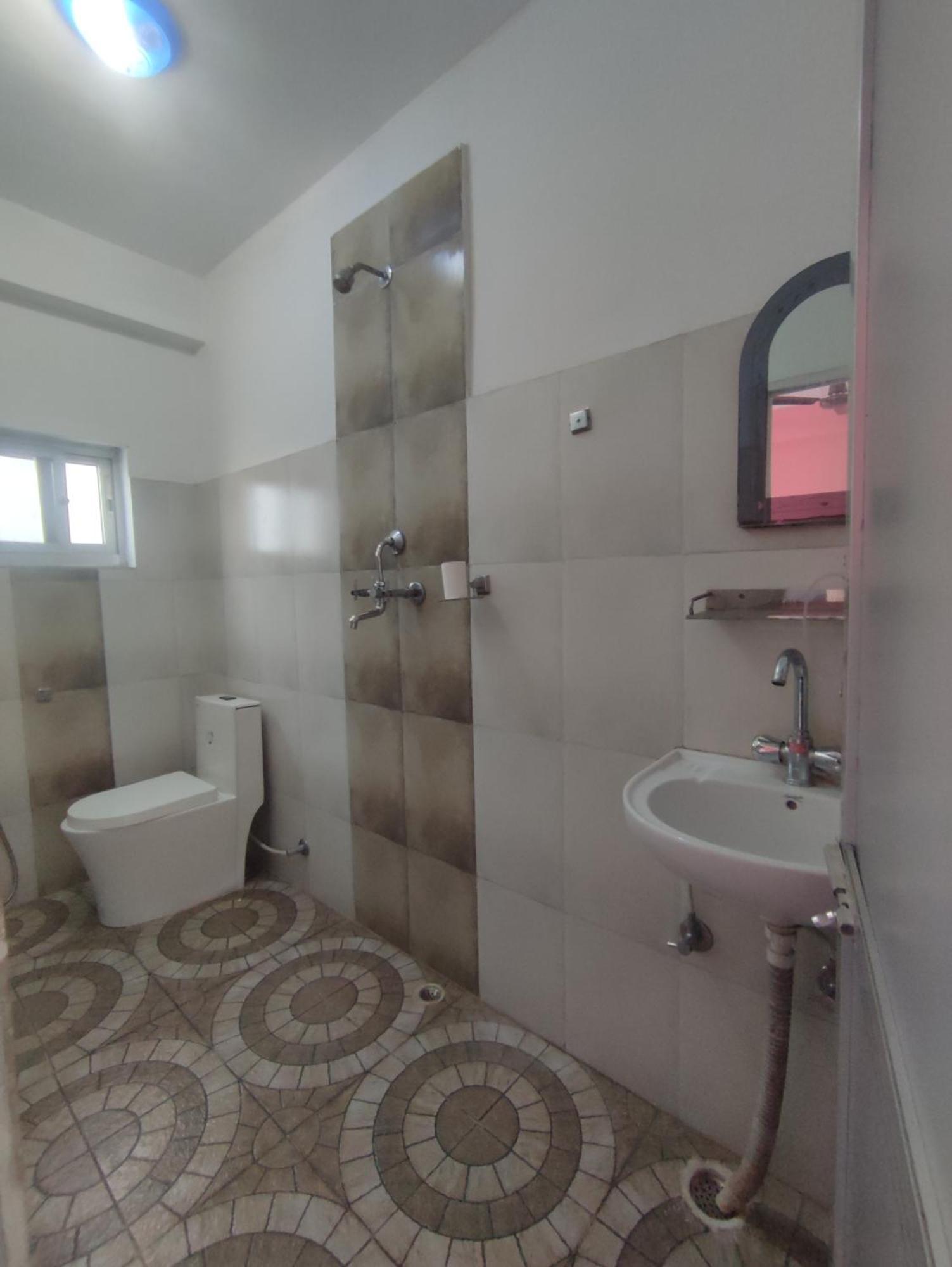 Krishna Inn ポカラ エクステリア 写真